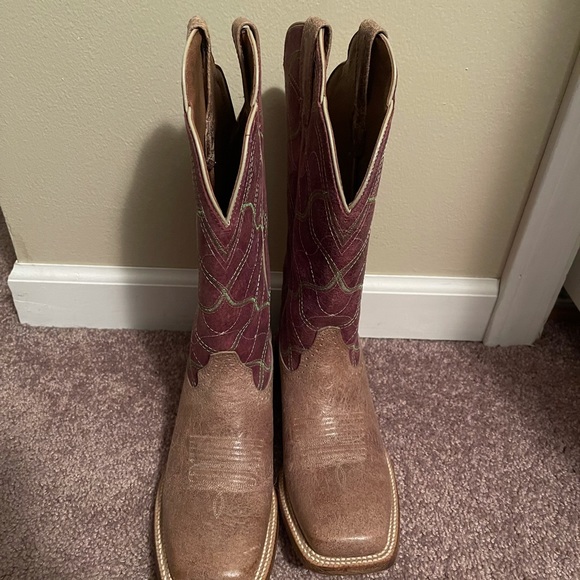 Ariat Shoes - Ariat Square Toe Cowboy Boots